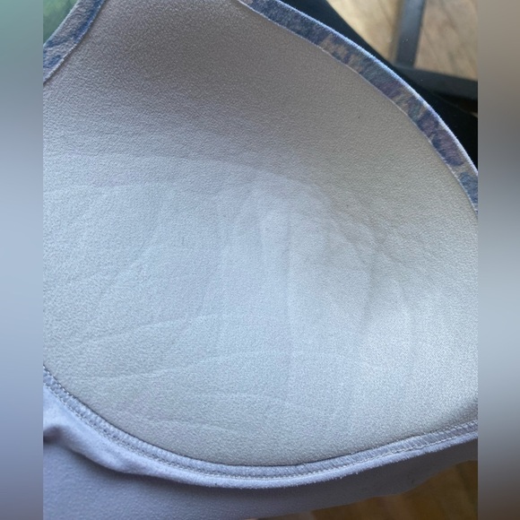 Victoria Secret push up, wireless bra SZ 36 C - Picture 7 of 8